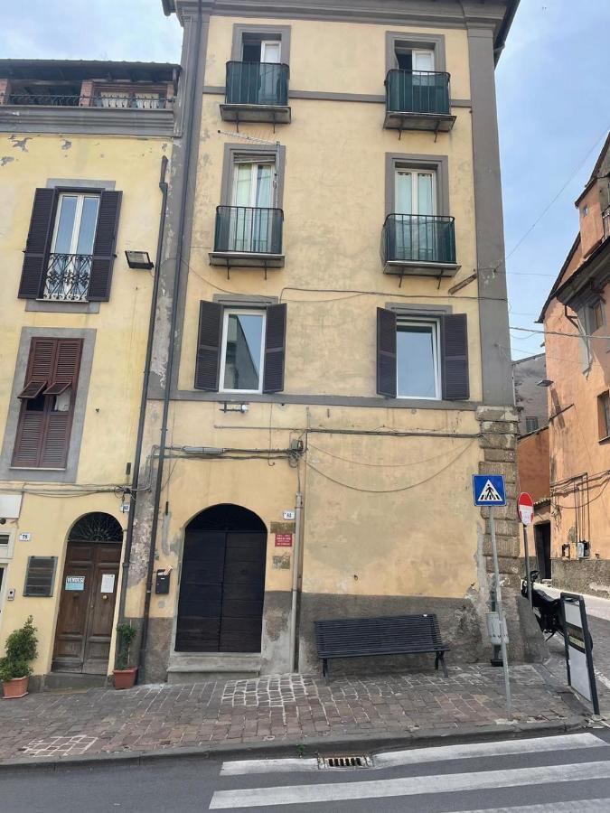 Appartamentino Di Corso Umberto Ronciglione  Luaran gambar
